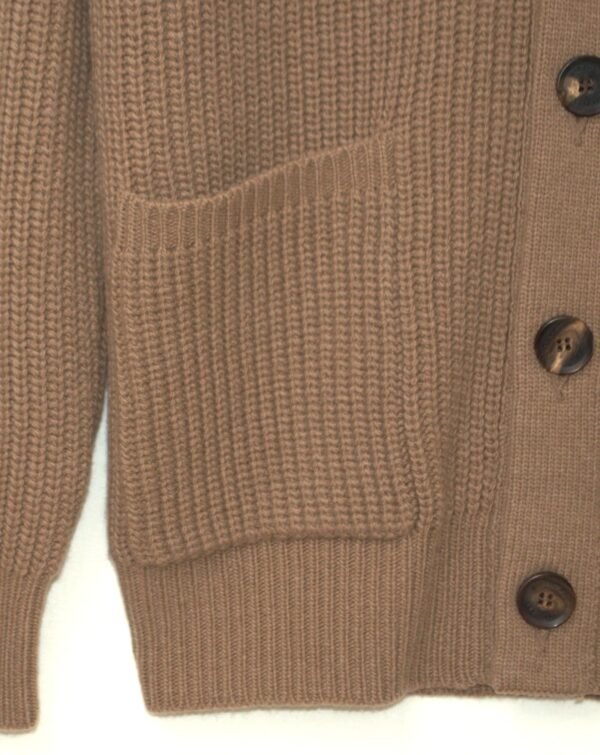 Cardigan in lana con collo sciallato