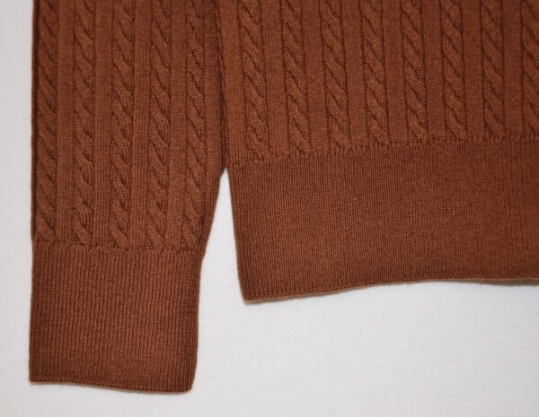 Maglia Girocollo in Cashmere a Trecce –Marrone